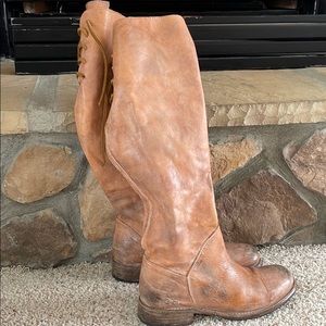 Like new beautiful Bed Stu boots